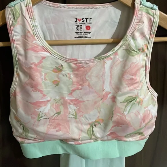 Just F Tank top with padded sports bra by Jacqueline Fernandez. - Picture 7 of 7